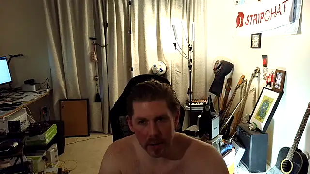 Snapshot of Rock_Pierce chatting on 06.15.26 Rock Pierce online show from 06.15.26