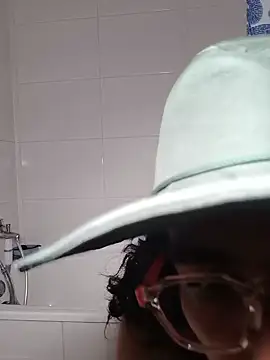 Redfloweer1 online show from 02.26.25