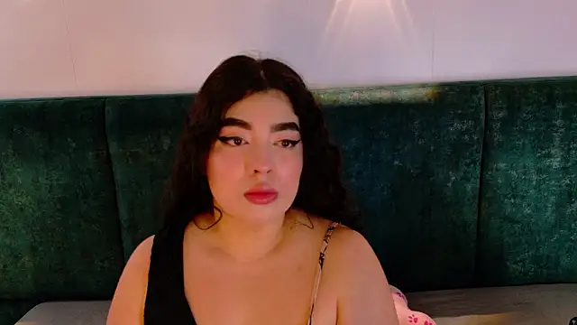 Snapshot of AgathaLynx chatting on 11.27.25 AgathaLynx online show from 11.27.25