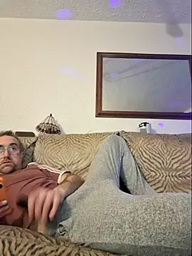 Snapshot of bibananaman chatting on 11.28.25 bibananaman online show from 11.28.25