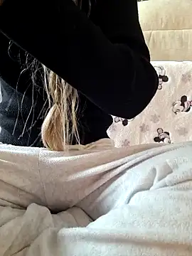 Snapshot of Mary_anes chatting on 02.09.25 Mary anes online show from 02.09.25