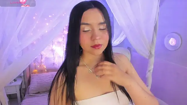 Snapshot of Hanna__Becker_ chatting on 03.05.25 Hanna  Becker  online show from 03.05.25