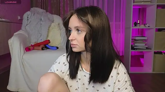 Snapshot of Katy_perry_ chatting on 01.22.25 Katy perry  online show from 01.22.25