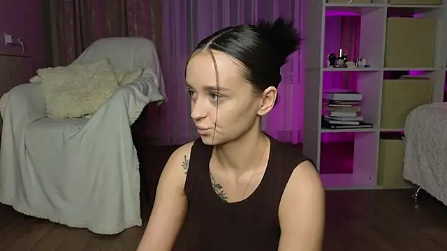 Snapshot of Katy_perry_ chatting on 01.23.25 Katy perry  online show from 01.23.25