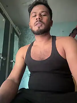 Snapshot of wildboy_simon chatting on 03.30.26 wildboy simon online show from 03.30.26