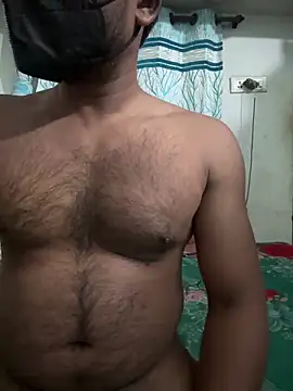 Snapshot of wildboy_simon chatting on 04.01.26 wildboy simon online show from 04.01.26