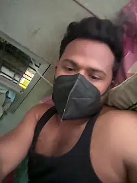 Snapshot of wildboy_simon chatting on 04.05.26 wildboy simon online show from 04.05.26