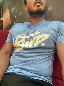 Snapshot of wildboy_simon chatting on 04.07.26 wildboy simon online show from 04.07.26