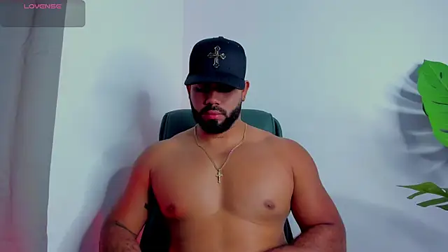 Snapshot of noah_crux chatting on 06.16.26 noah crux online show from 06.16.26