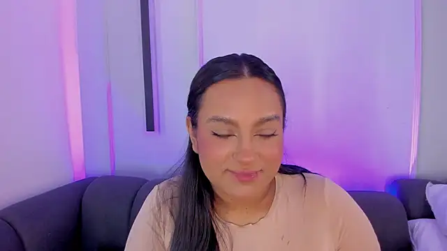 ellamontoya online show from 11.10.25