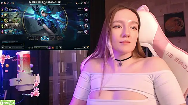 MoonlishSiren online show from 02.16.25