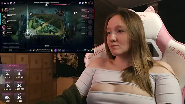 MoonlishSiren online show from 09.28.25