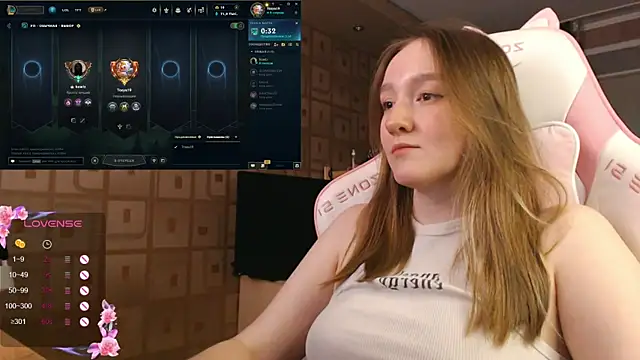 MoonlishSiren online show from 10.19.25