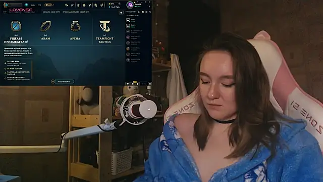 Snapshot of MoonlishSiren chatting on 05.27.26 MoonlishSiren online show from 05.27.26