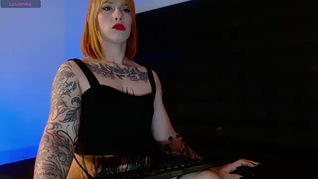 Snapshot of ValenGray chatting on 04.19.26 ValenGray online show from 04.19.26