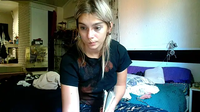 Sophie Bell online show from 09.13.25