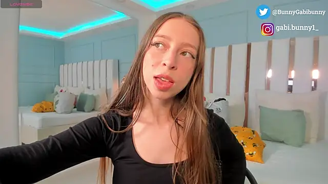 gabi bunny online show from 04.15.26