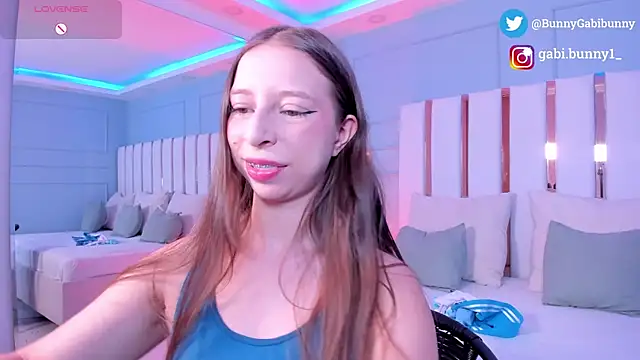 Snapshot of gabi_bunny chatting on 07.17.26 gabi bunny online show from 07.17.26