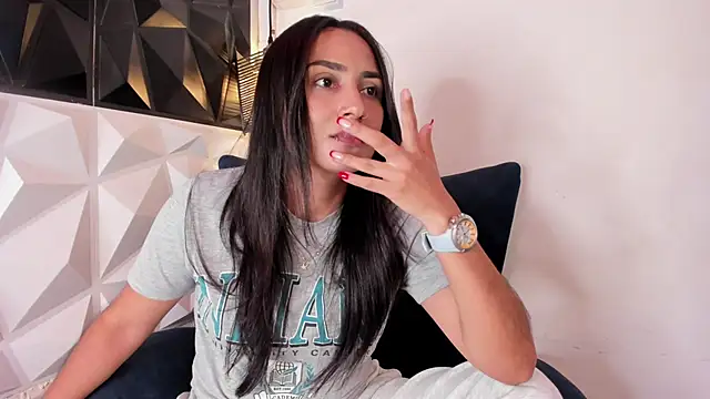 lia sofiia online show from 12.15.24