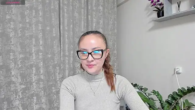 Snapshot of Diana_Taylor chatting on 04.22.26 Diana Taylor online show from 04.22.26