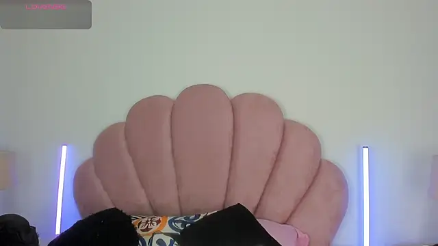 Snapshot of Nicole_Paradise chatting on 05.14.26 Nicole Paradise online show from 05.14.26