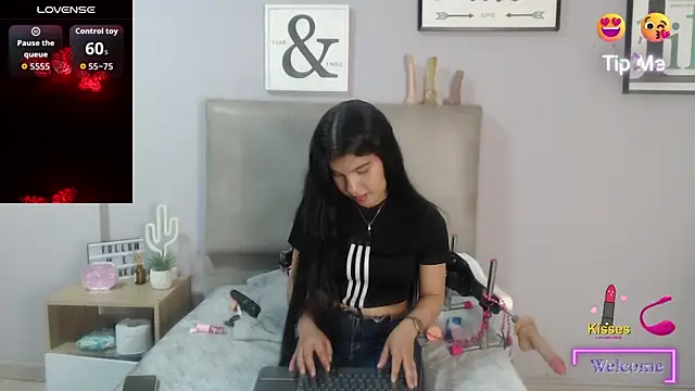 Snapshot of SophiaMeyerst chatting on 07.10.26 SophiaMeyerst online show from 07.10.26