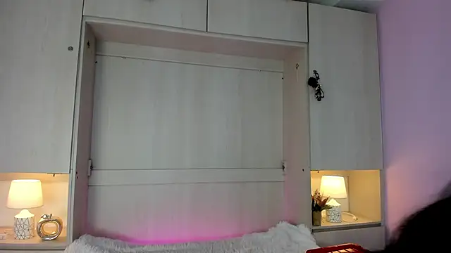 Snapshot of valerymeyerr chatting on 10.17.25 valerymeyerr online show from 10.17.25