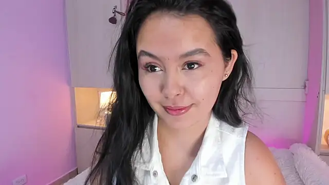 Snapshot of valerymeyerr chatting on 10.21.25 valerymeyerr online show from 10.21.25