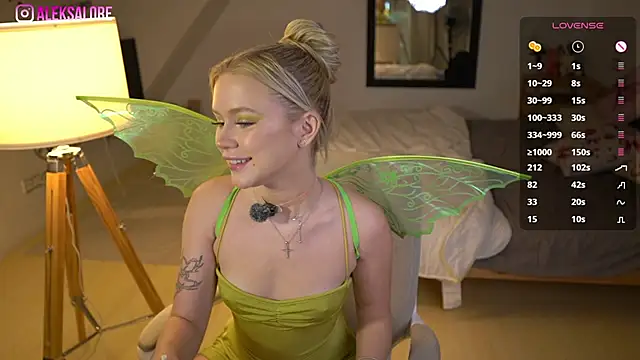 LexieLoree online show from 10.31.25