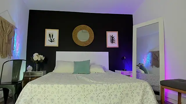 VioletPaket online show from 02.11.26