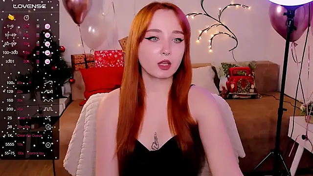 Snapshot of Emma_Chery chatting on 12.19.24 Emma Chery online show from 12.19.24
