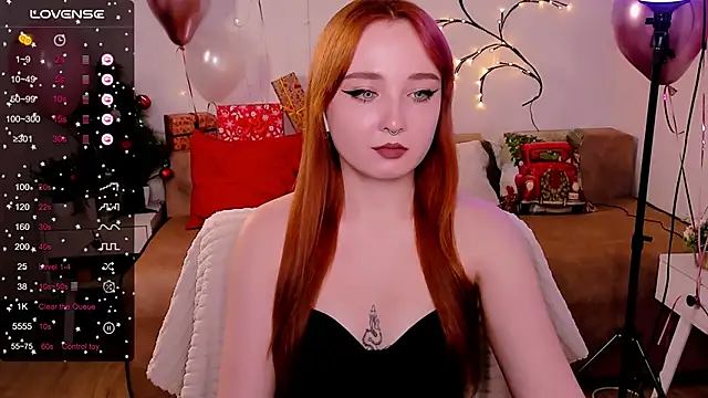 Snapshot of Emma_Chery chatting on 12.19.24 Emma Chery online show from 12.19.24