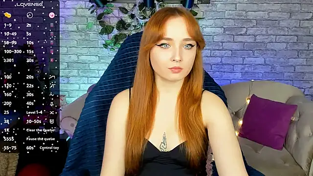 Snapshot of Emma_Chery chatting on 01.11.25 Emma Chery online show from 01.11.25