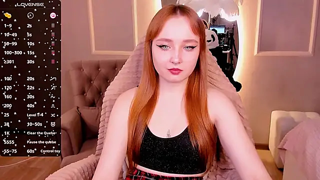 Snapshot of Emma_Chery chatting on 02.18.25 Emma Chery online show from 02.18.25