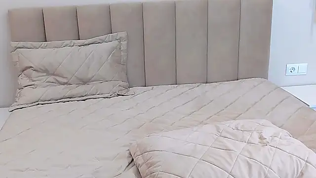 lulu wolf online show from 04.21.26