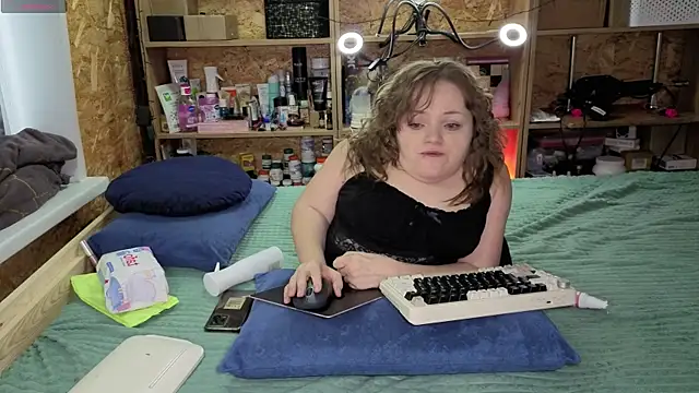 MiniNatalie online show from 12.22.25