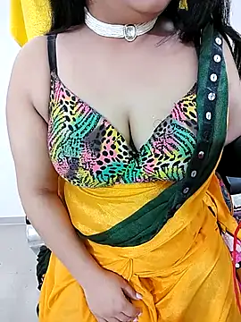 Snapshot of SHUBHI880 chatting on 02.19.25 SHUBHI880 online show from 02.19.25