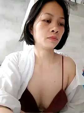 Snapshot of Aninyin22 chatting on 02.21.25 Aninyin22 online show from 02.21.25