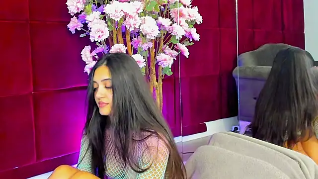 Alexxa online show from 10.31.25