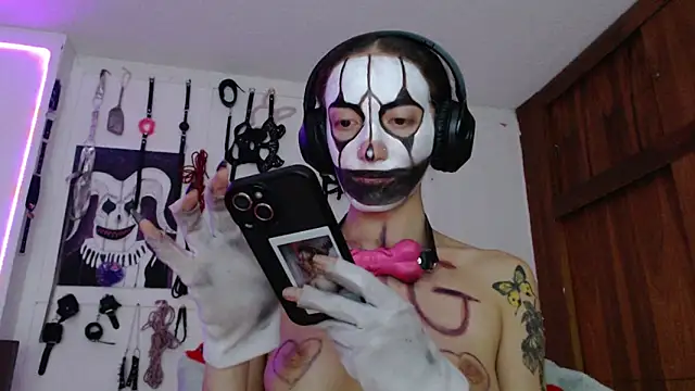 Eloise-brown online show from 01.04.25