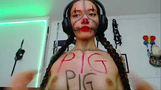 Eloise-brown online show from 01.22.25