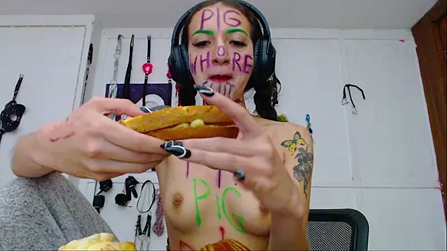 Eloise-brown online show from 02.11.25