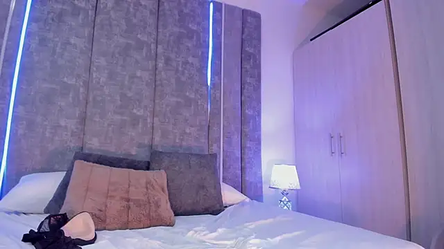 MadelineJones online show from 02.11.25