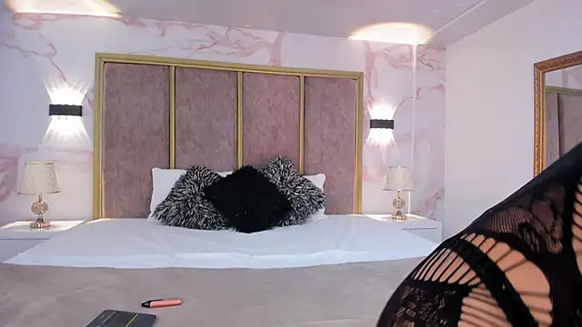 MadelineJones online show from 03.12.25