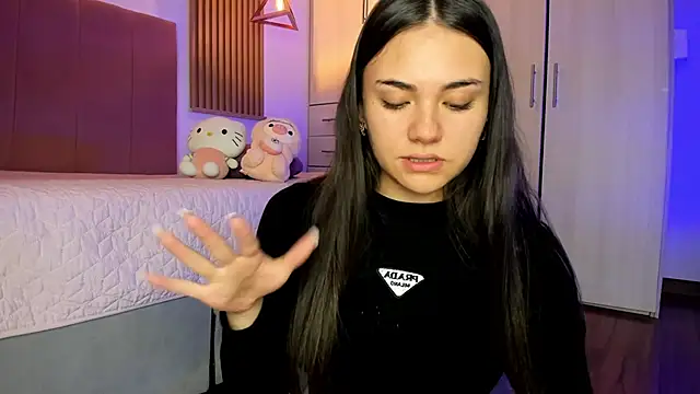 mia nevaeh online show from 11.20.25