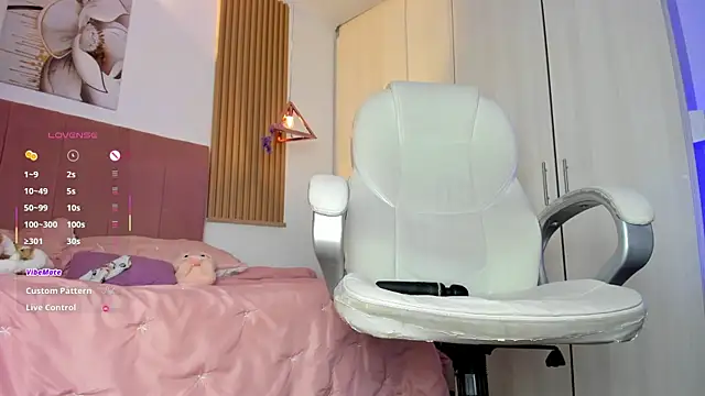 mia nevaeh online show from 04.01.26