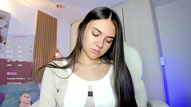 Snapshot of mia_nevaeh chatting on 05.12.26 mia nevaeh online show from 05.12.26