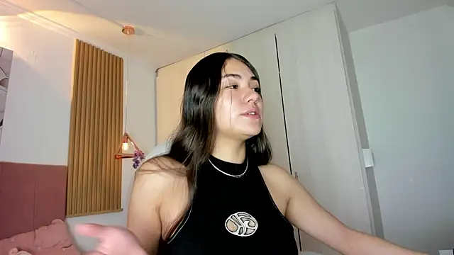 Snapshot of mia_nevaeh chatting on 05.19.26 mia nevaeh online show from 05.19.26