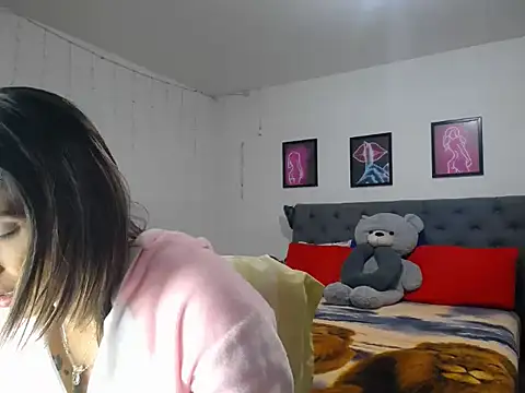 Corina hot online show from 04.13.26