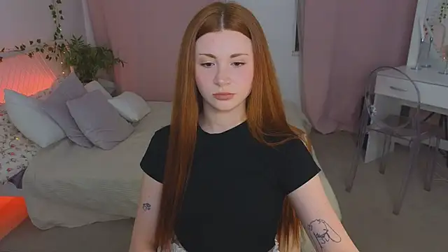Snapshot of Freckle_Diyana chatting on 04.22.26 Freckle Diyana online show from 04.22.26